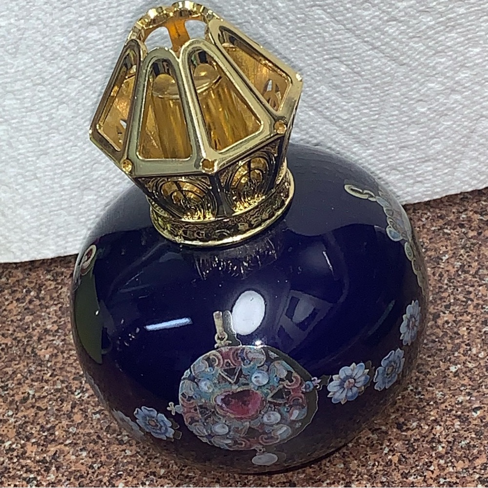 Authentic Lampe Berger - Blue Porcelain Catalytic Home Fragrance oil burner - Picture 8 of 10